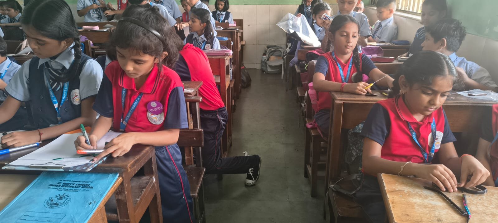 Class III – Gandhi’s Spectacles Making Activity